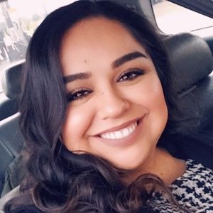 Meet your Posher, Ana